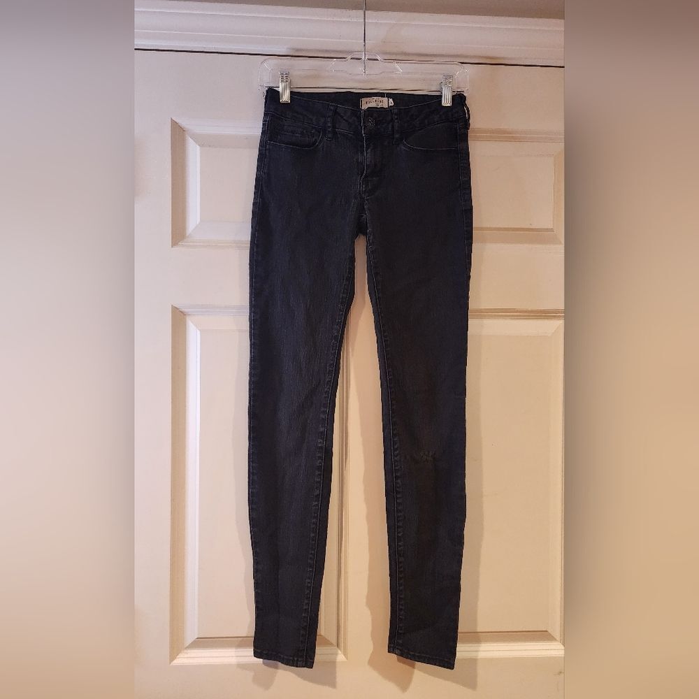 Bullhead Black stretchy busted knee skinny jeans size 3